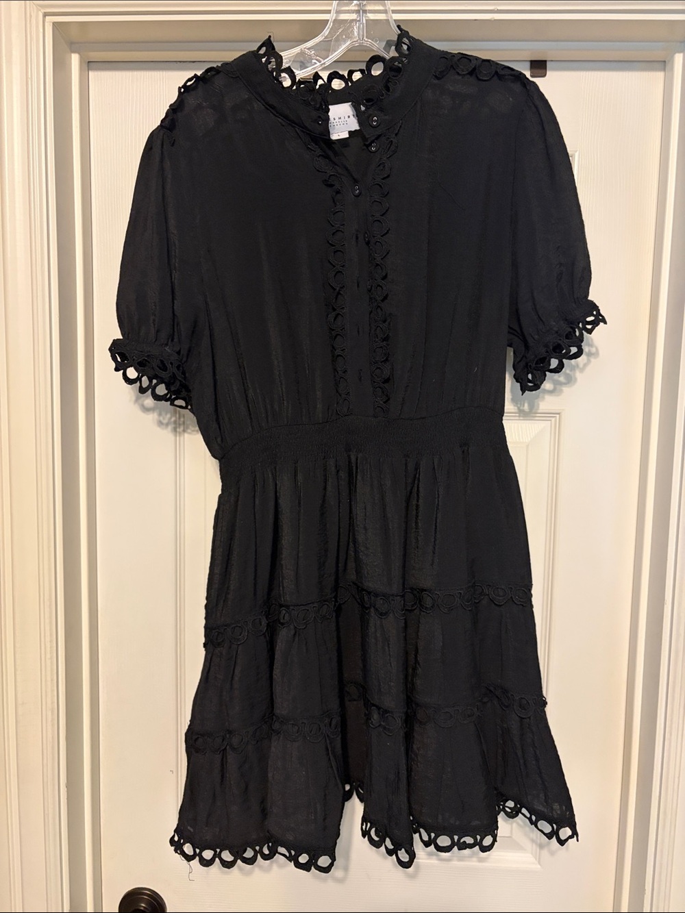 The Shirt by Rochelle Behring Black dress sz L circle eyelet trim LBD 🖤